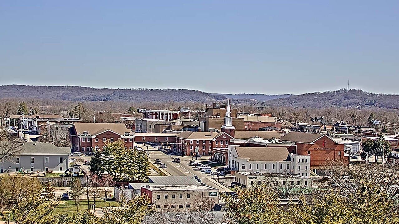 Downtown Cookeville, Tennessee looking east toward the Cumberland Plateau